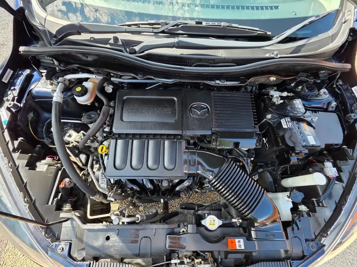 2014-mazda-mazda2-13-sport-venture-big-35