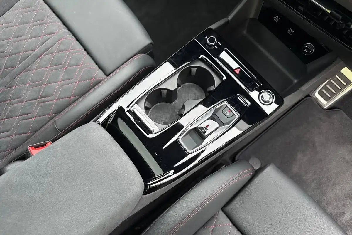 2025-audi-q6-e-tron-e-edition-1-326ps-performance-suv-auto-big-21