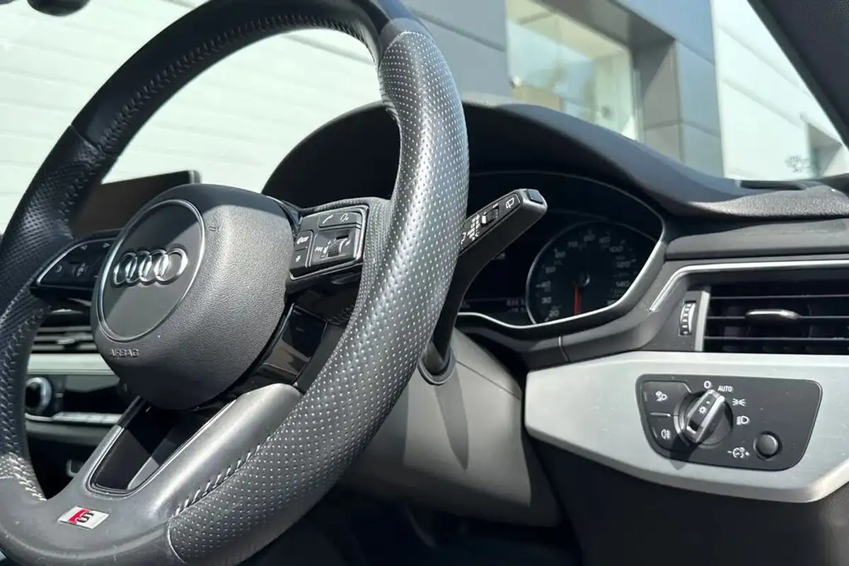 2019-audi-a4-avant-20-35-tfsi-s-line-big-33
