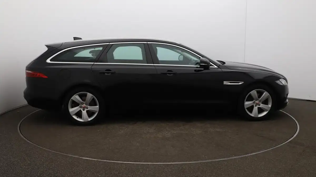 2018-jaguar-xf-20i-portfolio-249ps-sportbrake-5d-1997cc-big-38
