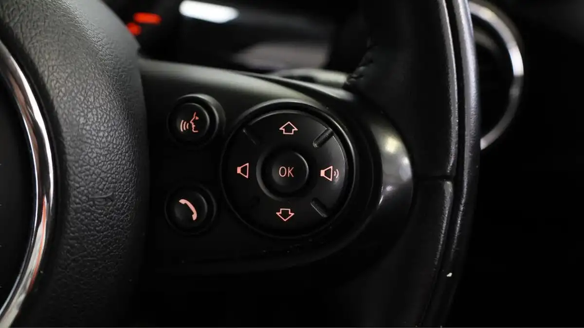 2017-mini-cooper-15-cooper-ss-hatchback-5d-big-23