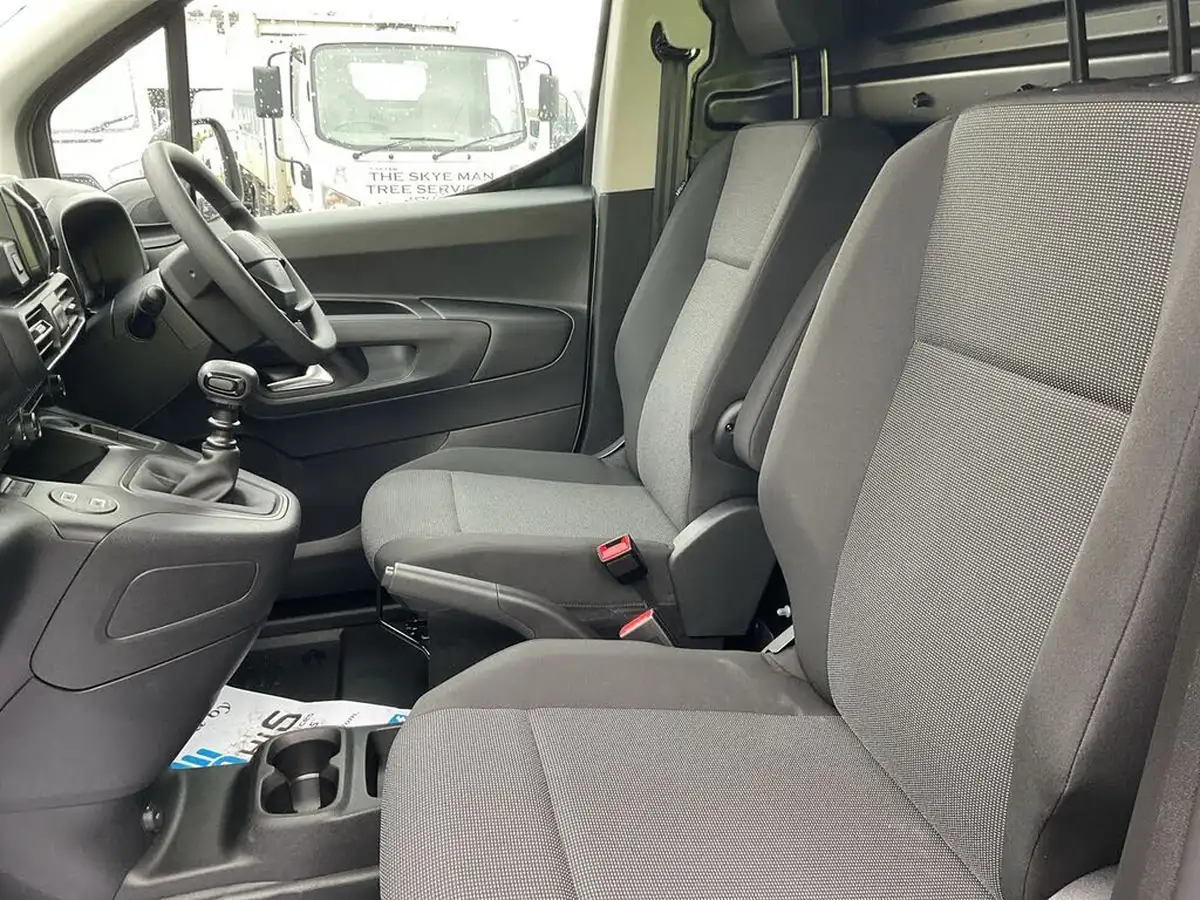 2025-fiat-doblo-big-9