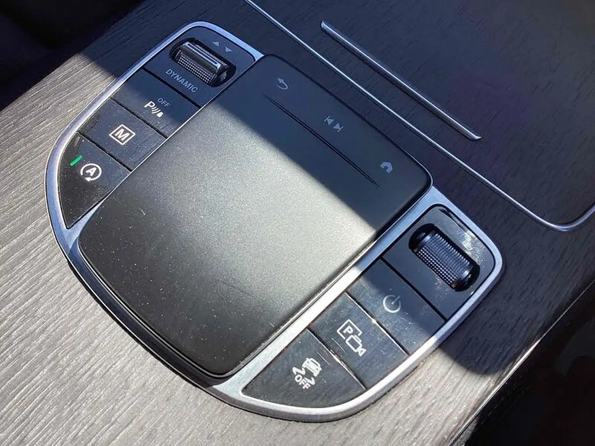 2021-mercedes-benz-glc-class-20d-glc220d-amg-line-station-wagon-5d-1950cc-4matic-plus-big-22
