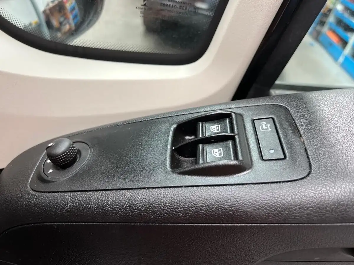 2022-citroen-relay-22bluehdi-35-l3h2-enterprise-panel-big-29