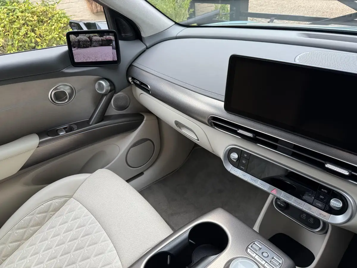 2022-genesis-gv60-e-sport-plus-big-53