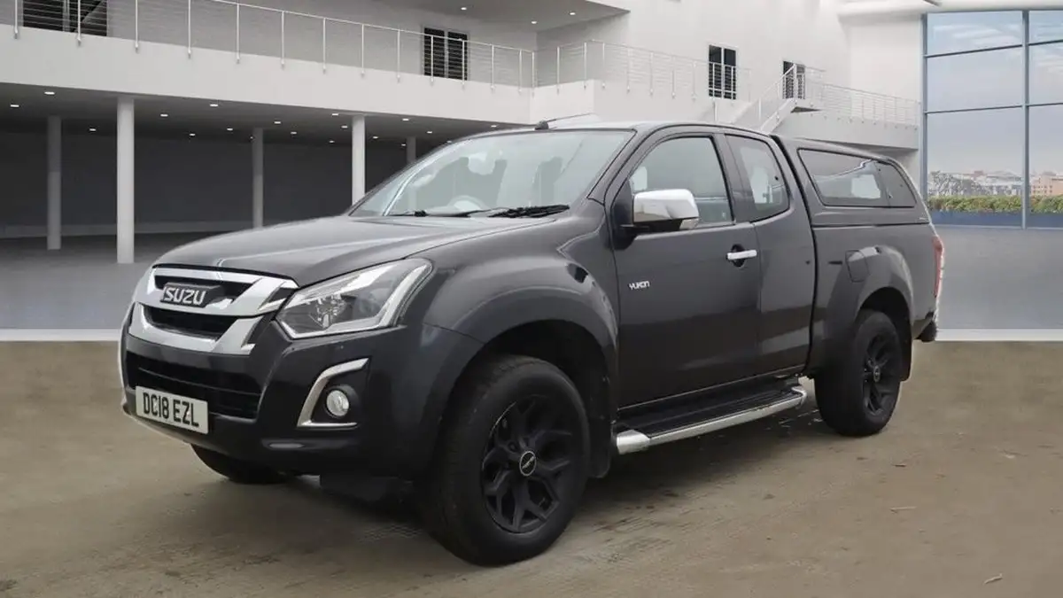 2018-isuzu-d-max-19td-yukon-extended-pick-up-big-1
