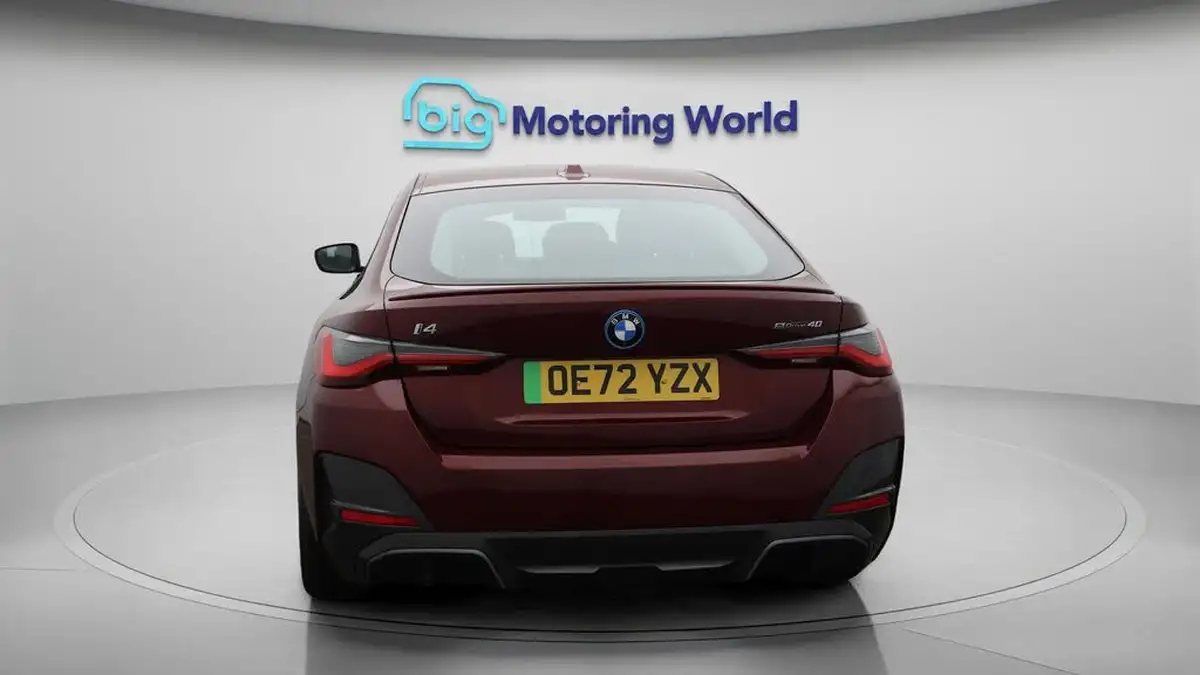 2022-bmw-i4-e-edrive40-m-sport-big-6