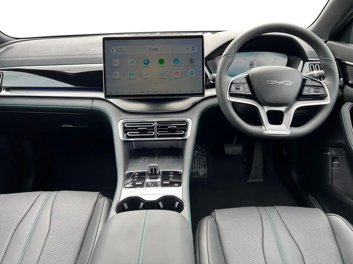 2025-byd-seal-15-comfort-big-14