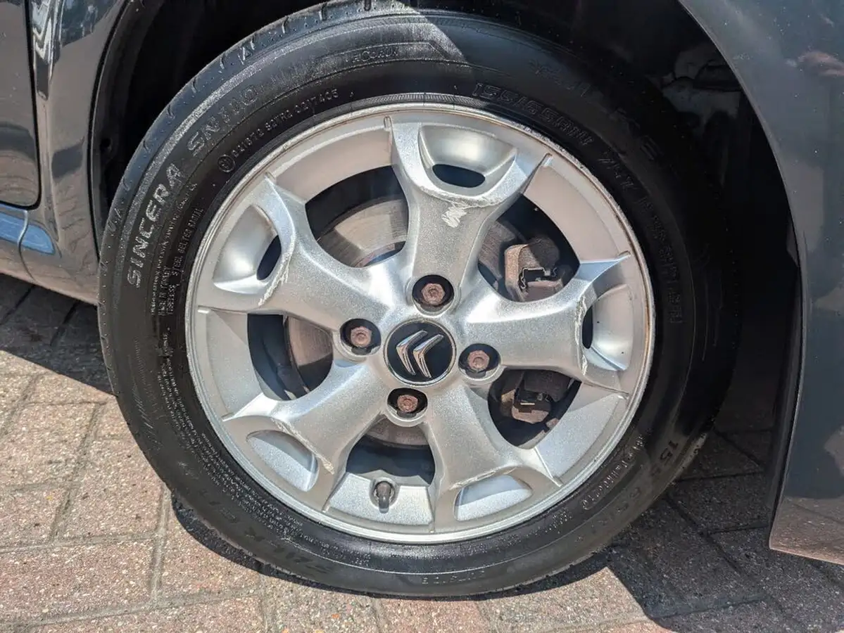 2013-citroen-c1-10-connexion-5d-big-7