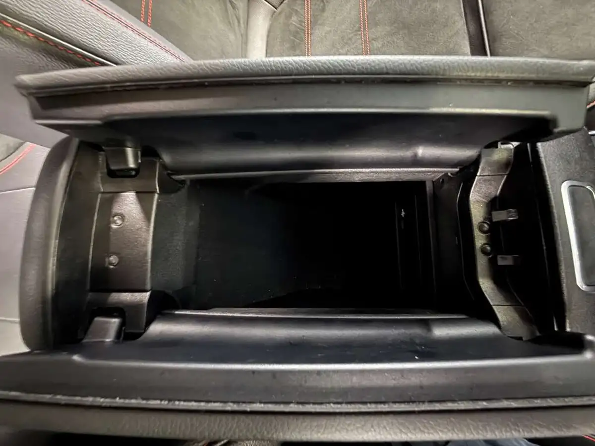 2019-mercedes-benz-a-class-20d-a200d-amg-line-hatchback-5d-big-28