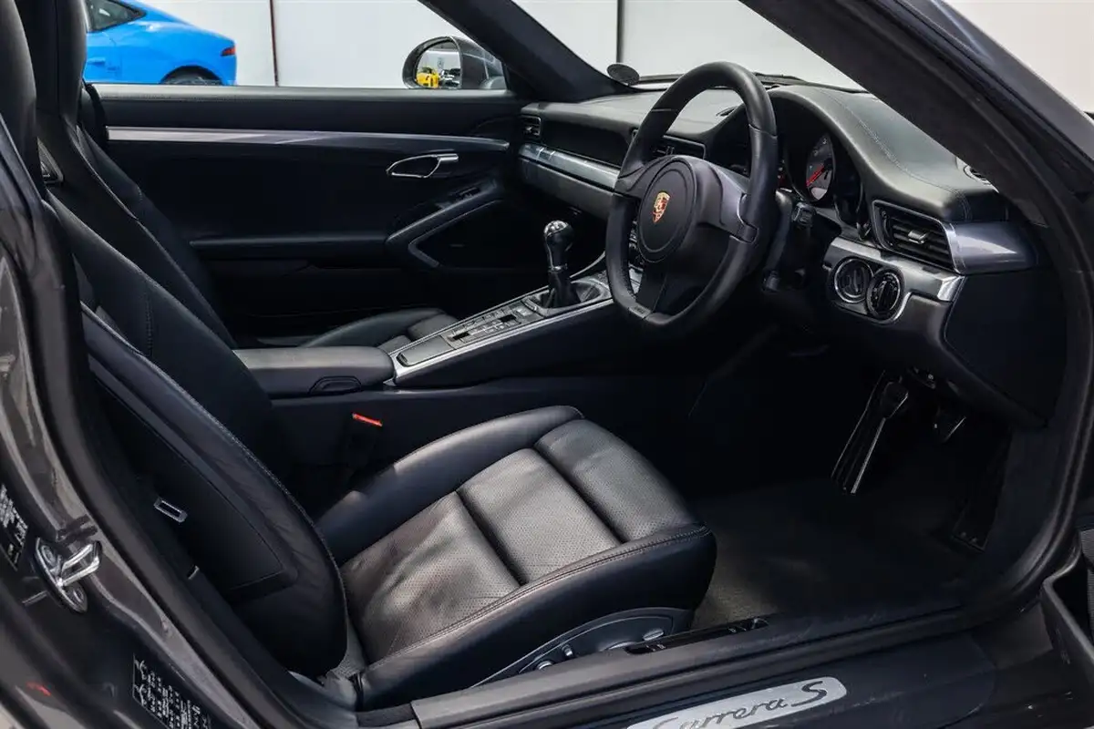 2012-porsche-911-38-carrera-s-400bhp-coupe-big-6