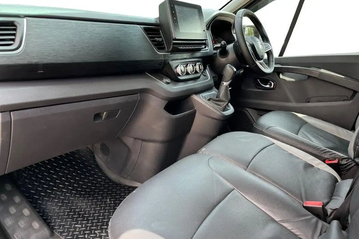 2024-renault-trafic-20dci-ll30-170-extra-sport-crew-big-3