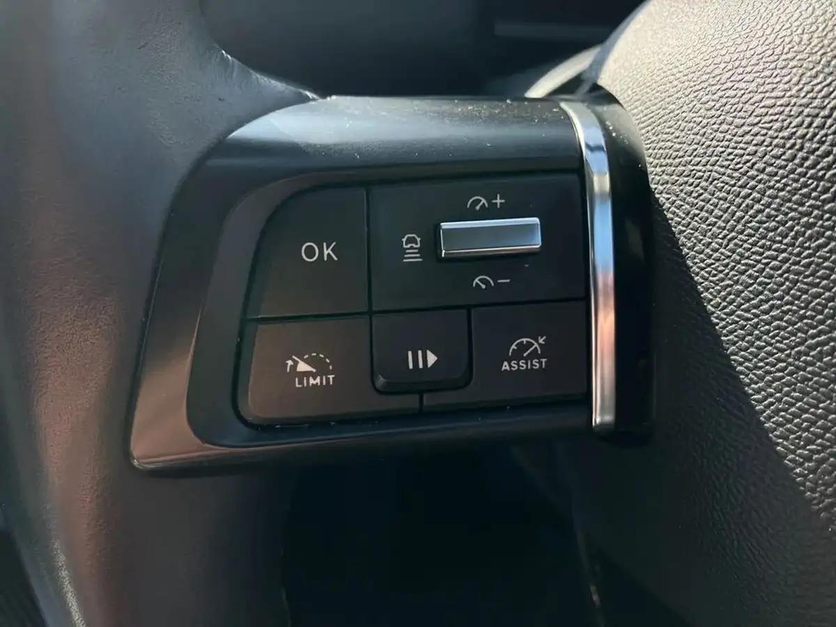 2022-citroen-c4-e-shine-plus-big-31