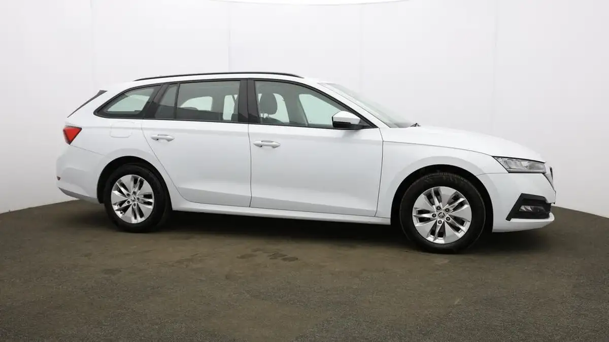 2022-skoda-octavia-10-tsi-se-technology-110ps-estate-big-44