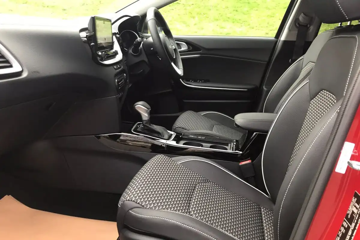 2025-kia-ceed-15-t-gdi-3-sportswagon-dct-big-2