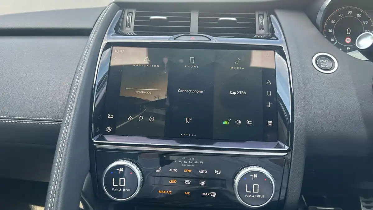 2022-jaguar-e-pace-15-p300e-r-dynamic-hse-big-13