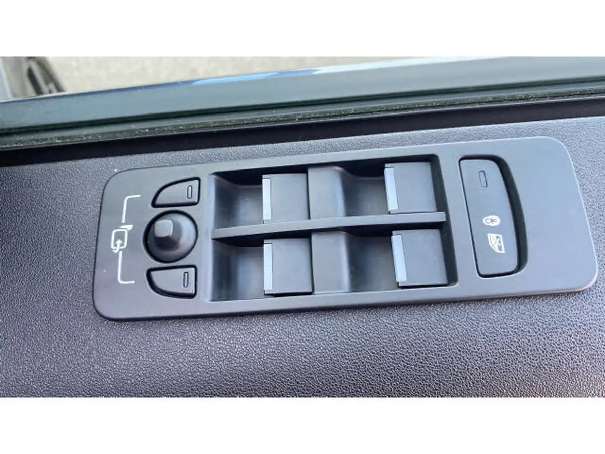 2021-land-rover-discovery-sport-15-p300e-r-dynamic-se-big-31