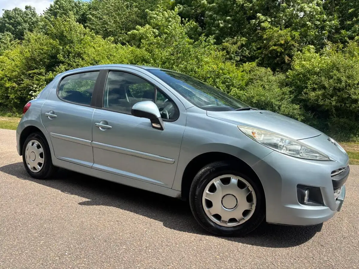 2011-peugeot-207-14-active-75-5d-1360cc-big-1