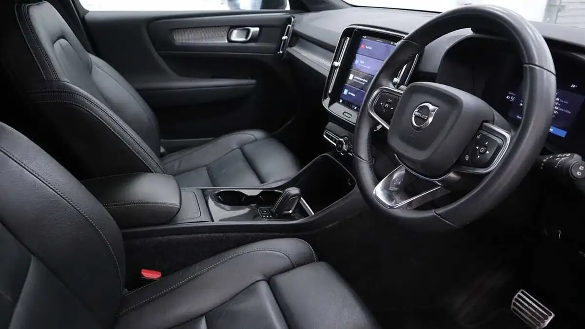 2022-volvo-xc40-e-twin-recharge-big-17