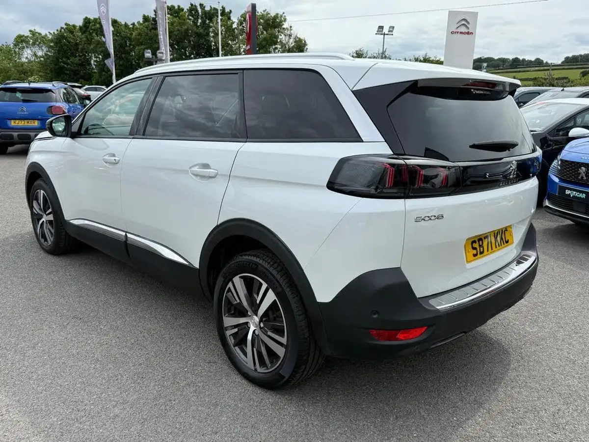 2022-peugeot-5008-suv-15-bluehdi-allure-premium-eat8-big-12