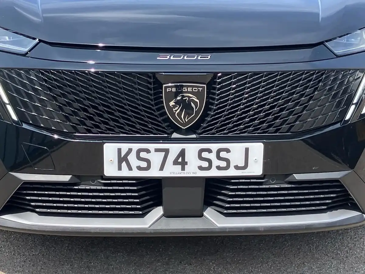 2024-peugeot-3008-suv-12-puretech-gt-136ps-hybrid-e-dsc6-big-35