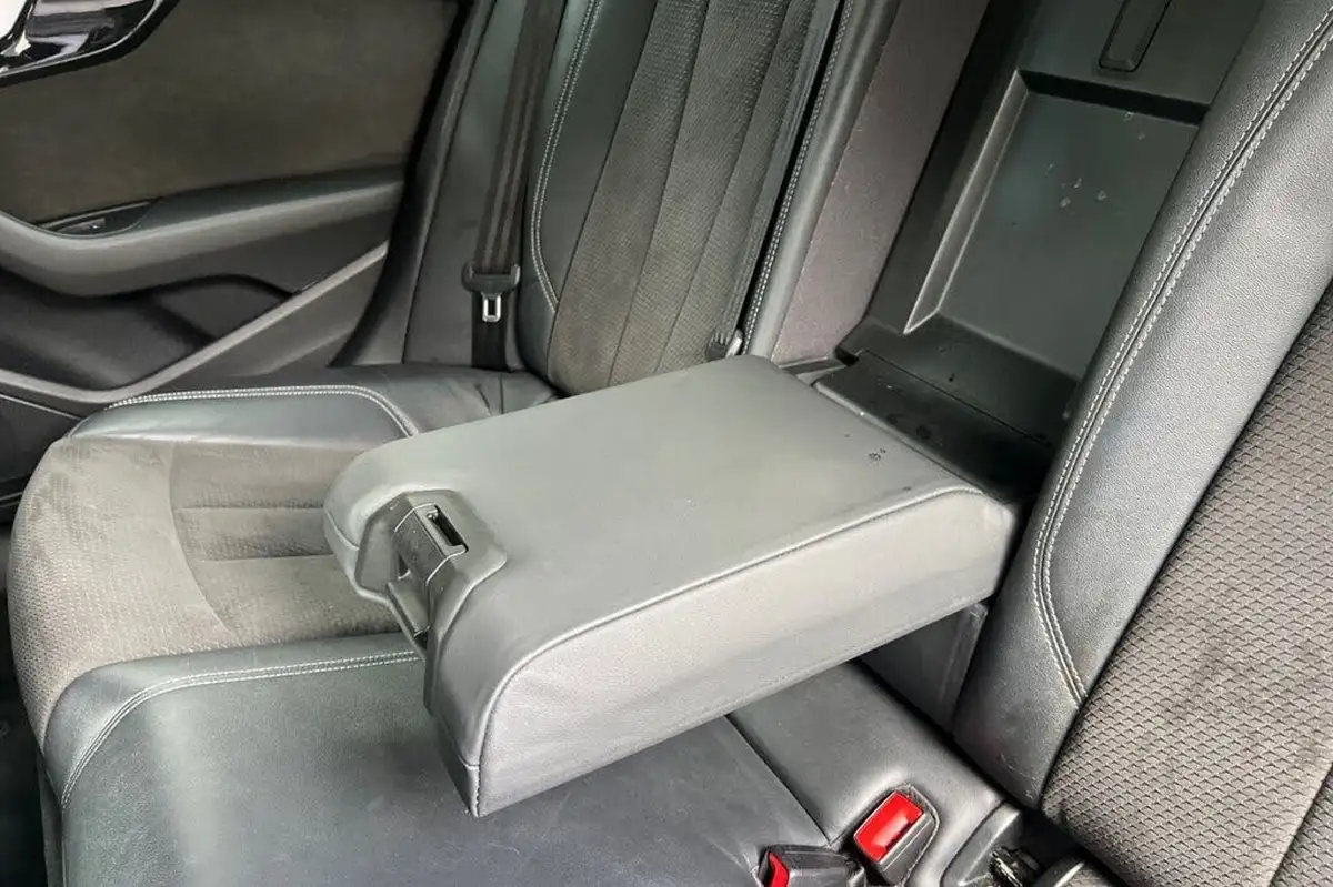 2017-audi-a4-20-tdi-quattro-black-edition-big-33