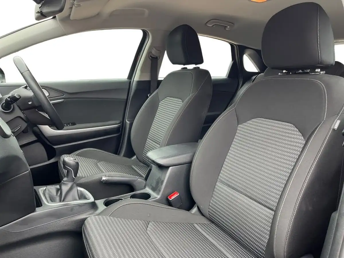 2023-kia-ceed-15-t-gdi-2-158bhp-hatchback-big-8