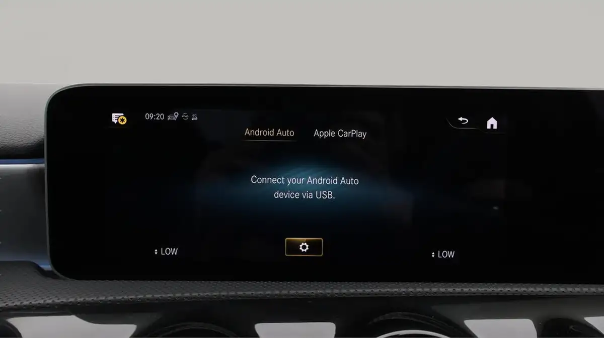 2020-mercedes-benz-a-class-20d-a200d-amg-line-premium-saloon-4d-big-24