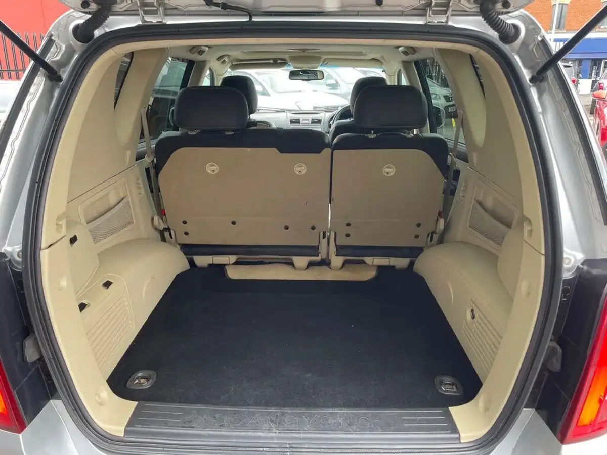 2016-kgm-ssangyong-rexton-w-22td-elx-big-12
