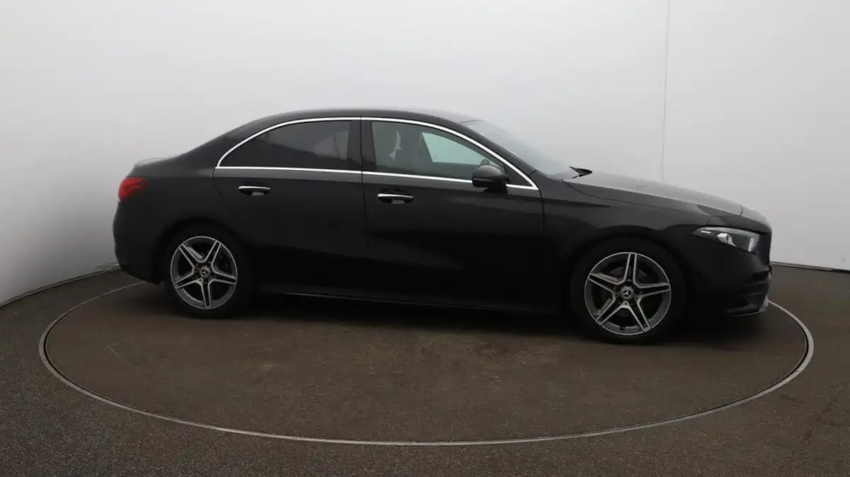 2020-mercedes-benz-a-class-20d-a200d-amg-line-premium-saloon-4d-big-48
