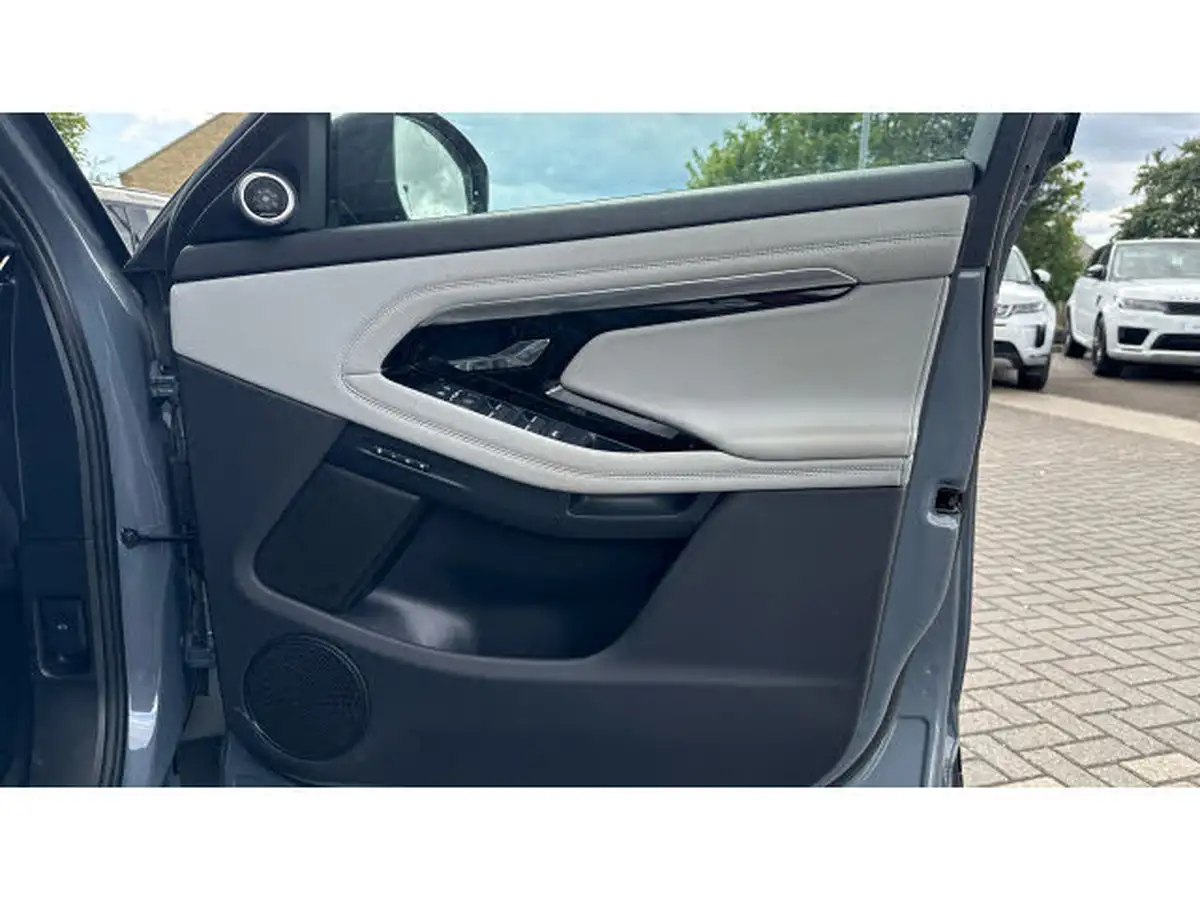 2022-land-rover-range-rover-evoque-20-d200-r-dynamic-se-big-28