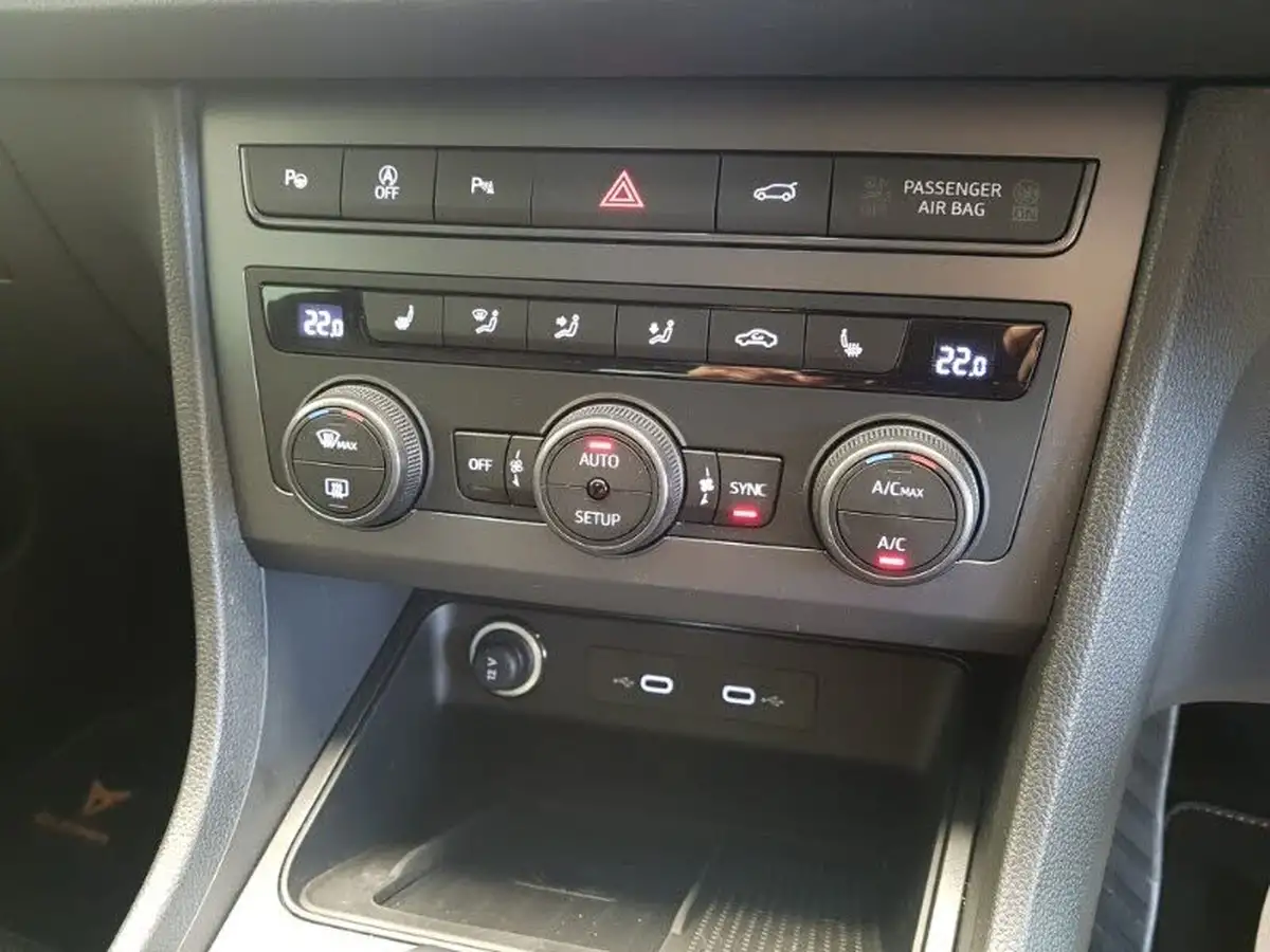 2024-cupra-ateca-15-ecotsi-v2-big-17