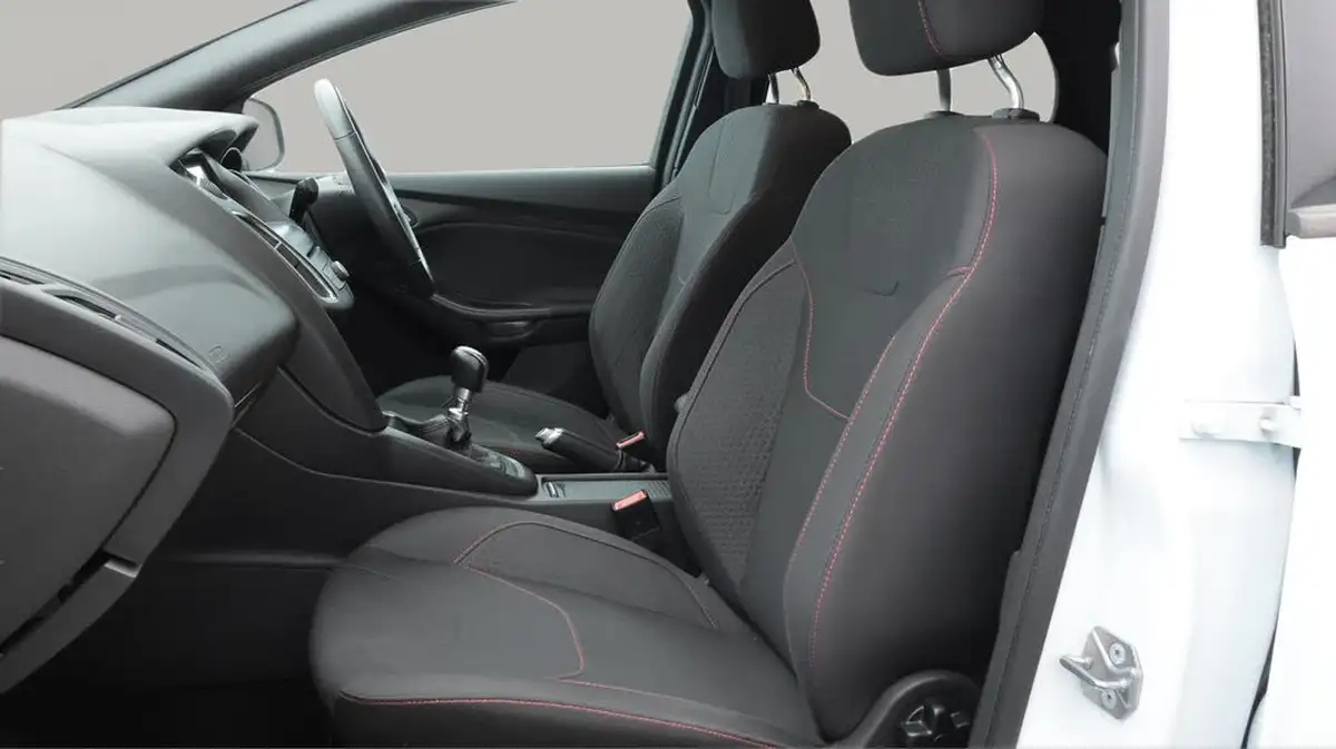 2018-ford-focus-10t-st-line-140ps-hatchback-big-14