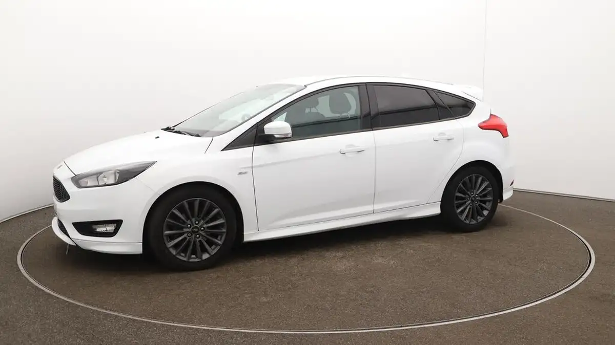 2018-ford-focus-10t-st-line-140ps-hatchback-big-66