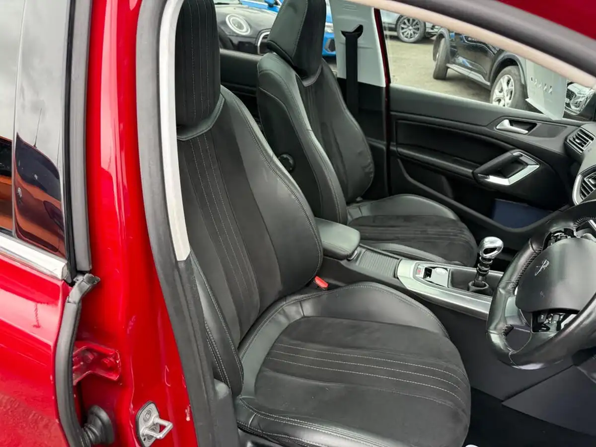 2014-peugeot-308-16td-feline-big-21