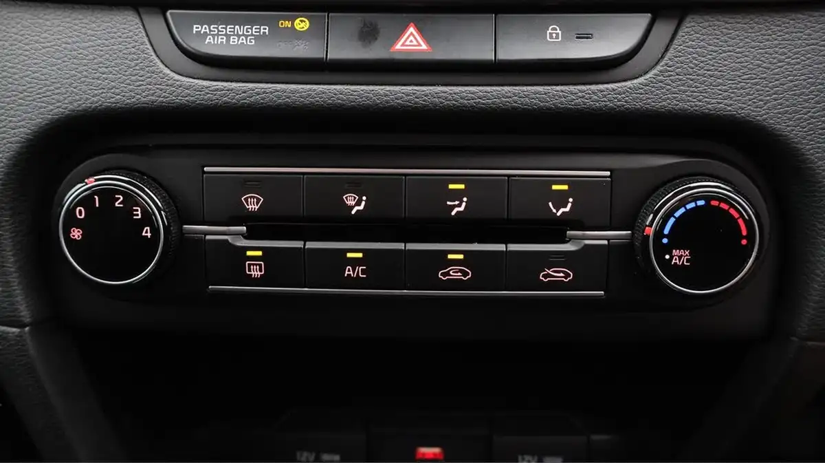 2022-kia-xceed-10-t-gdi-2-big-12