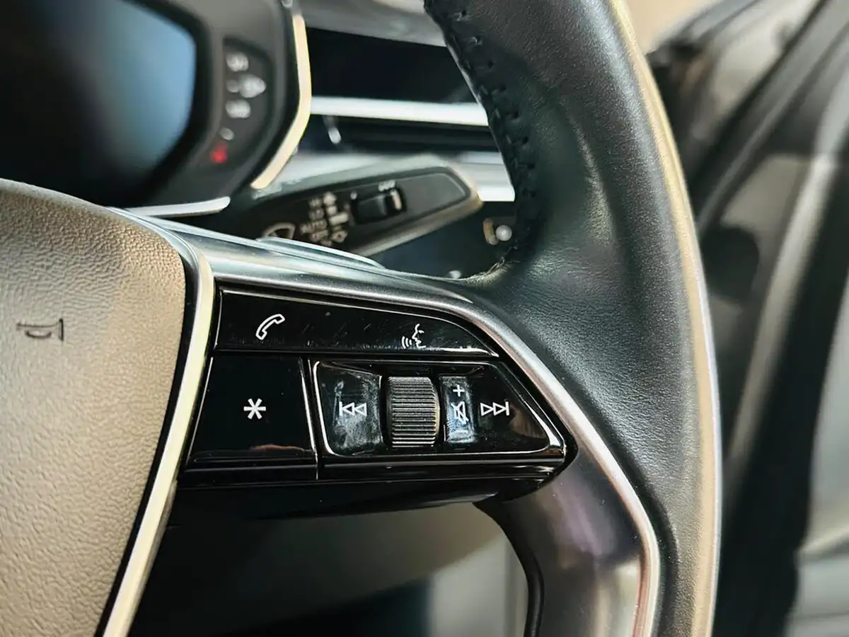 2020-audi-a8-30-55-tfsi-black-edition-big-45