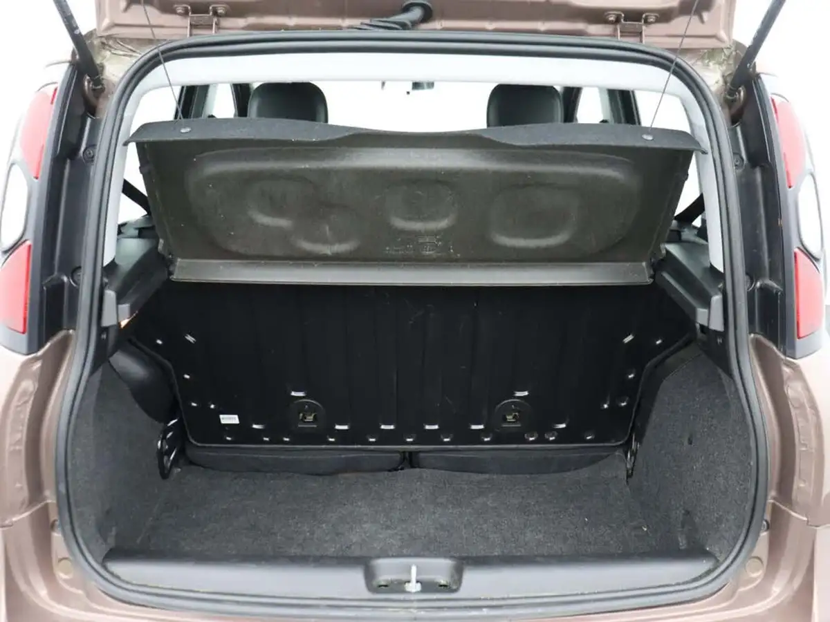 2021-fiat-panda-12-trussardi-big-14
