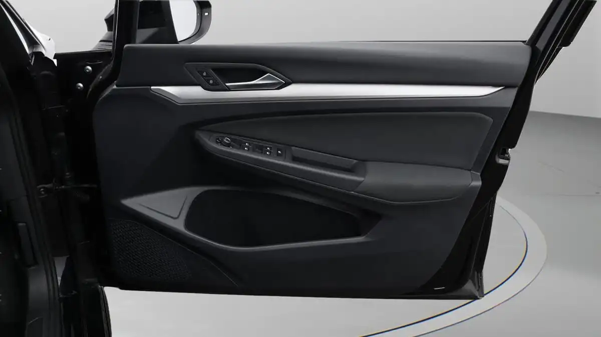 2021-volkswagen-golf-15-tsi-life-130ps-hatchback-big-15