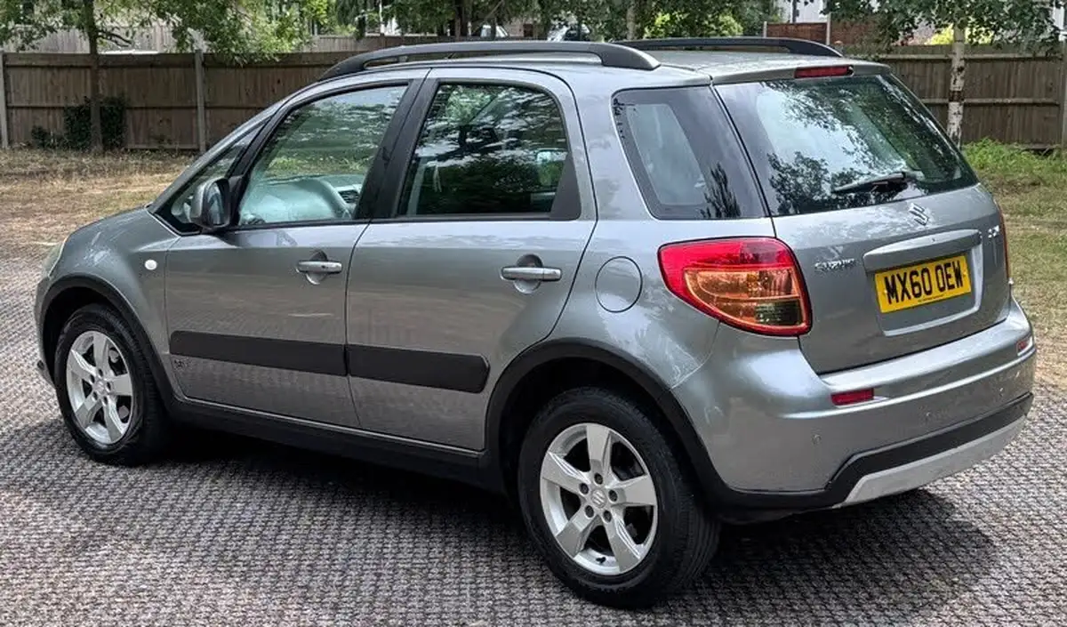 2010-suzuki-sx4-16-sz4-hatchback-5d-auto-big-8