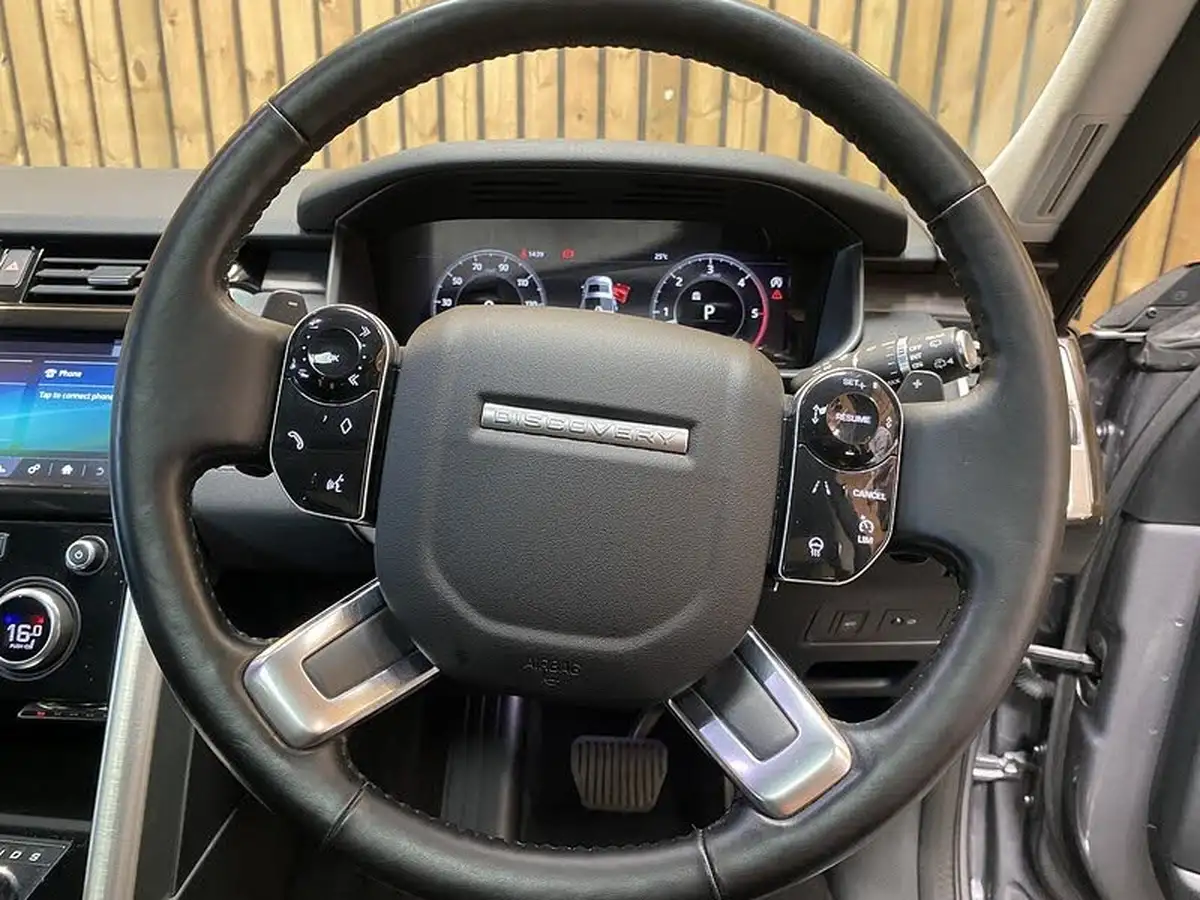 2020-land-rover-discovery-30-sd6-hse-big-38