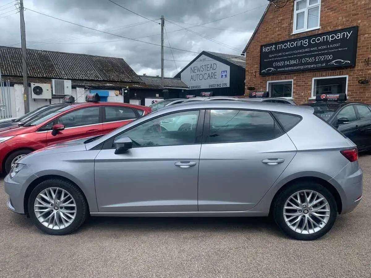 2017-seat-leon-12-tsi-se-dynamic-technology-hatchback-big-8