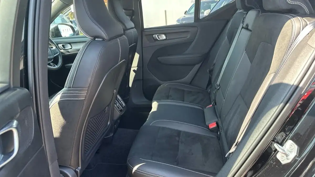 2021-volvo-xc40-15-t3-r-design-161bhp-big-28