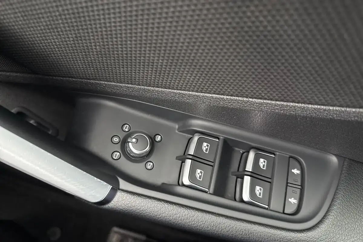 2021-audi-q2-10-30-tfsi-black-edition-big-41
