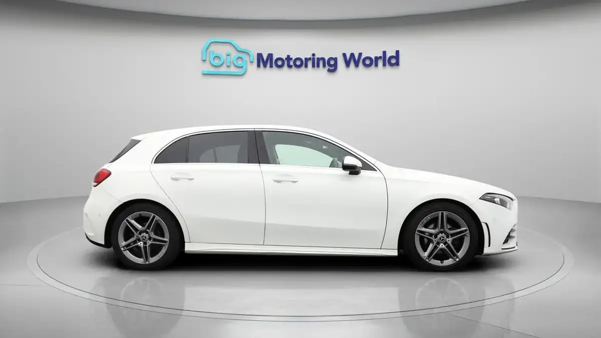 2019-mercedes-benz-a-class-13-a180-amg-line-premium-hatchback-5d-7g-dct-big-8