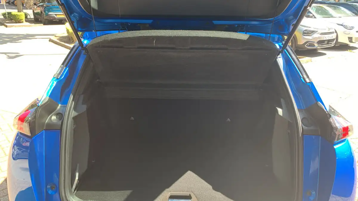 2022-peugeot-2008-suv-12-puretech-gt-big-18