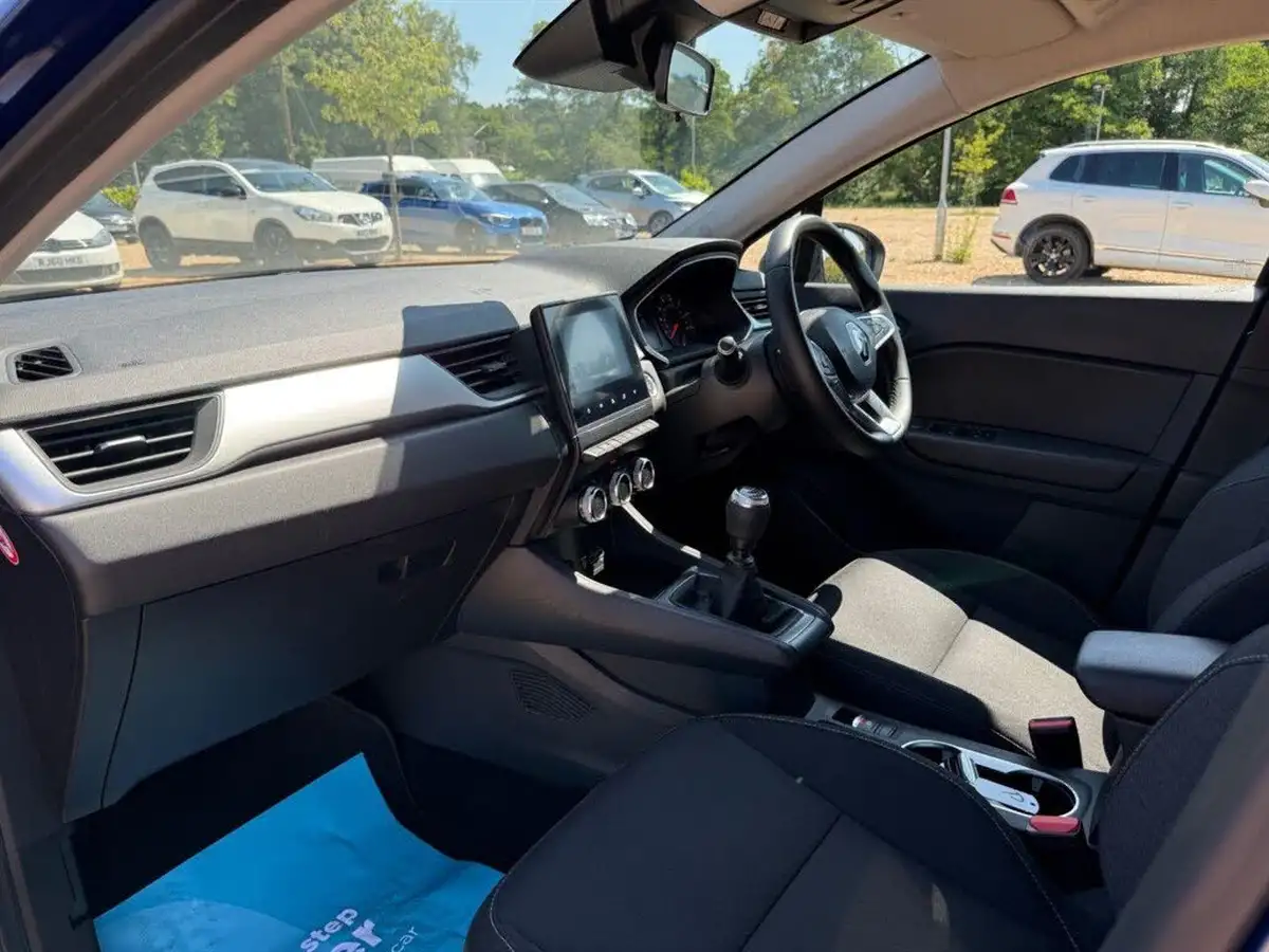 2021-renault-captur-13-tce-iconic-140ps-big-44