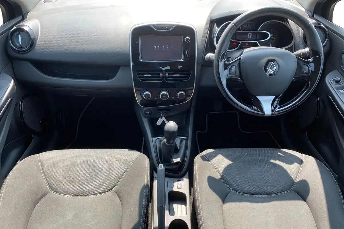 2015-renault-clio-12-dynamique-nav-big-10