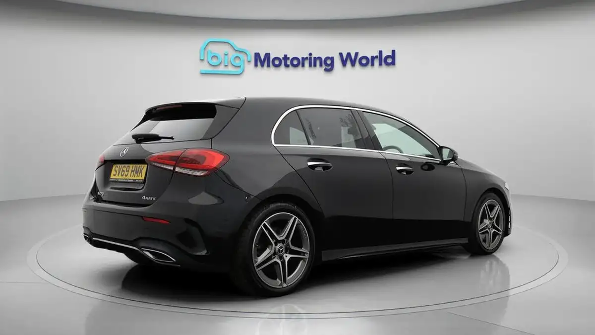 2019-mercedes-benz-a-class-20-a220-amg-line-premium-plus-hatchback-5d-4matic-big-7