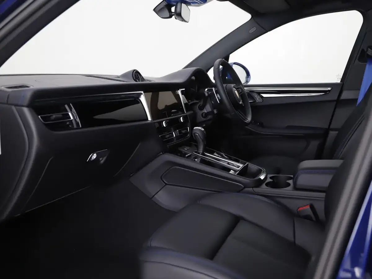 2025-porsche-macan-20-big-2